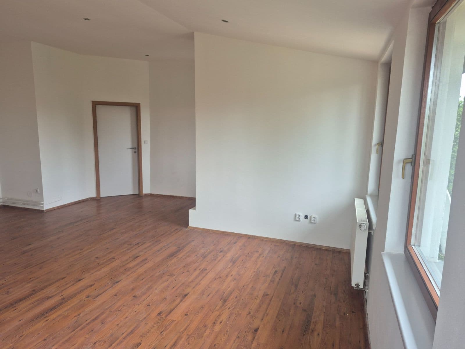 Prenájom bytu 4-izbový 88 m², Lišická, Praha, Praha Prenájom bytu 4-izbový 88 m², Lišická, Praha, Praha