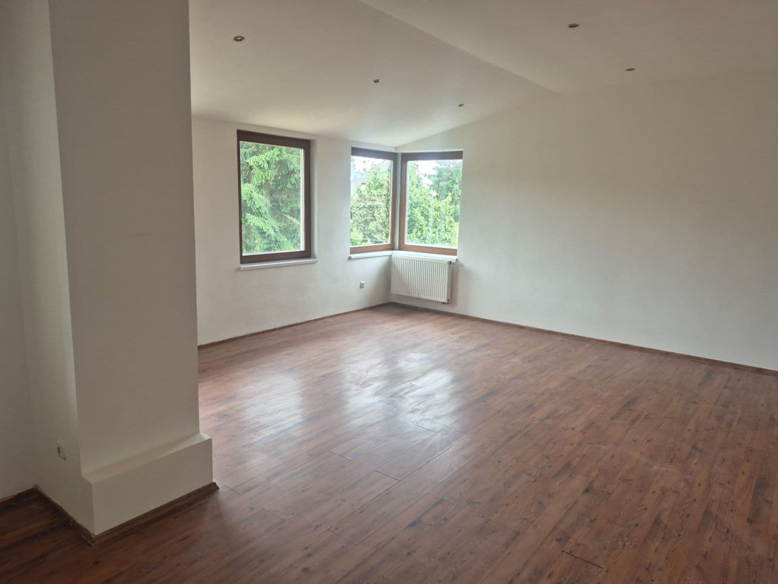 Prenájom bytu 4-izbový 88 m², Lišická, Praha, Praha Prenájom bytu 4-izbový 88 m², Lišická, Praha, Praha