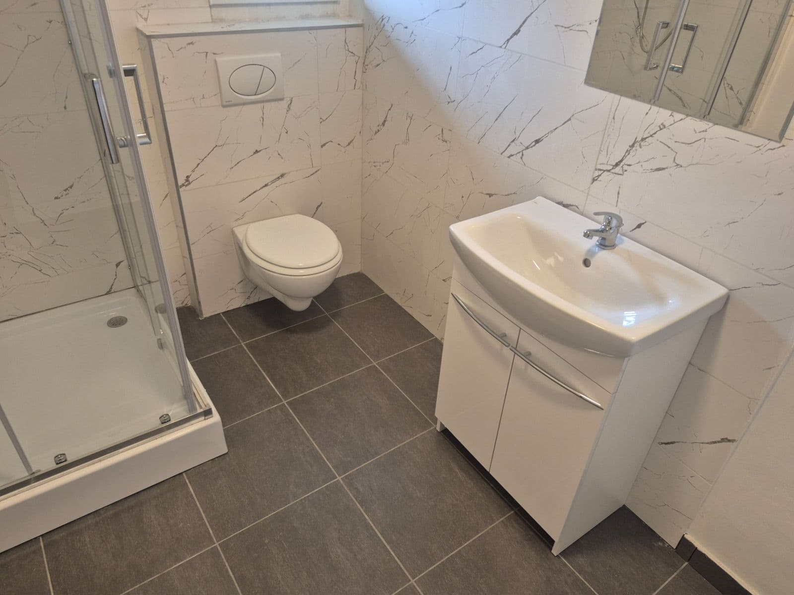 Prenájom bytu 4-izbový 88 m², Lišická, Praha, Praha Prenájom bytu 4-izbový 88 m², Lišická, Praha, Praha