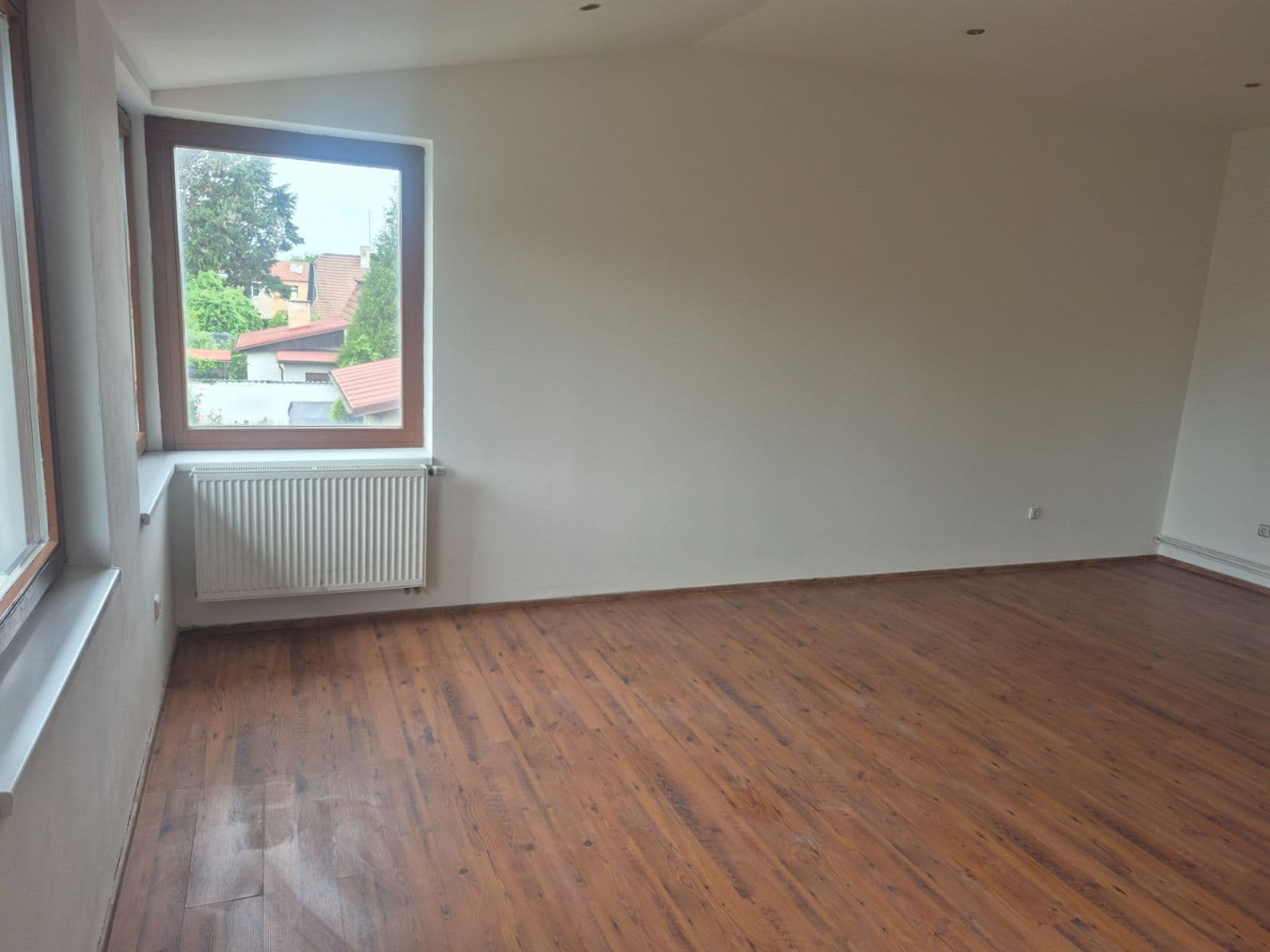 Prenájom bytu 4-izbový 88 m², Lišická, Praha, Praha Prenájom bytu 4-izbový 88 m², Lišická, Praha, Praha