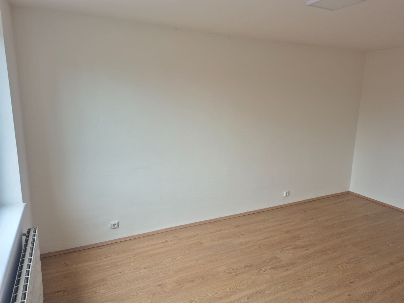 Prenájom bytu 4-izbový 88 m², Lišická, Praha, Praha Prenájom bytu 4-izbový 88 m², Lišická, Praha, Praha