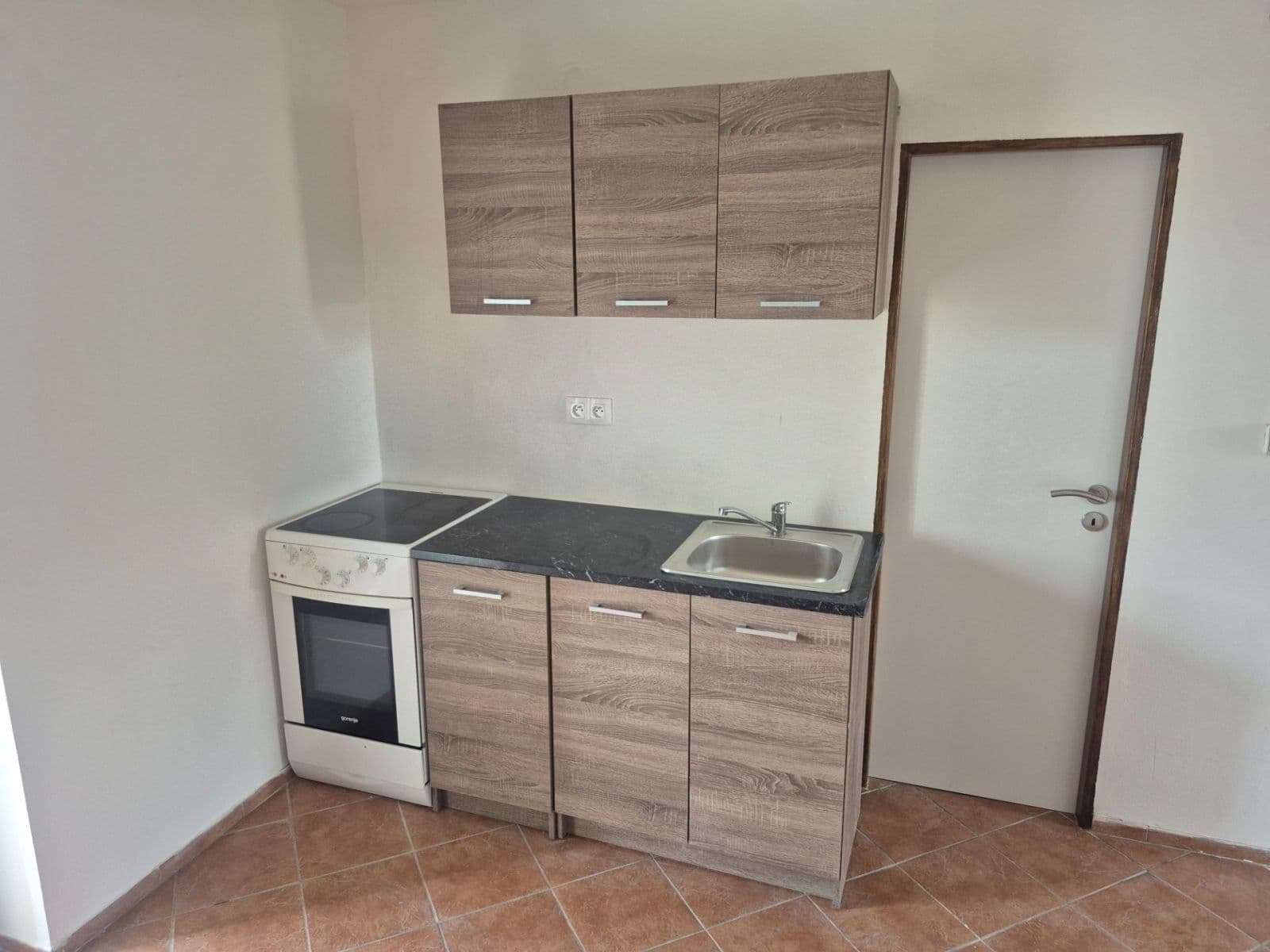 Prenájom bytu 4-izbový 88 m², Lišická, Praha, Praha Prenájom bytu 4-izbový 88 m², Lišická, Praha, Praha