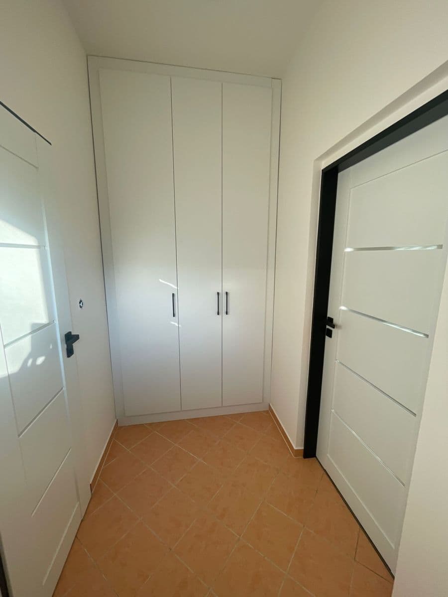Prenájom bytu 1-izbový 34 m², Kutnohorská, Praha, Praha Prenájom bytu 1-izbový 34 m², Kutnohorská, Praha, Praha