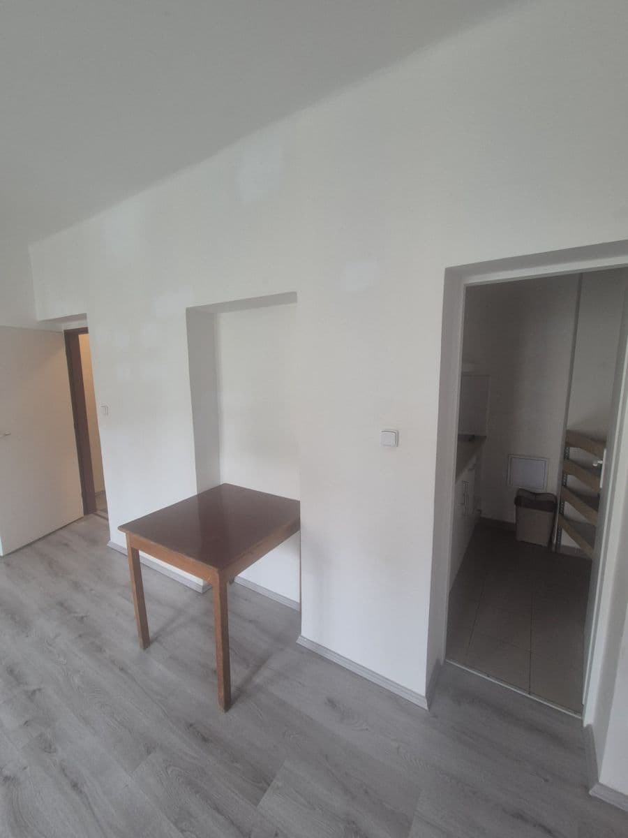 Prenájom bytu 1-izbový 35 m², Kladenská, Praha, Praha Prenájom bytu 1-izbový 35 m², Kladenská, Praha, Praha