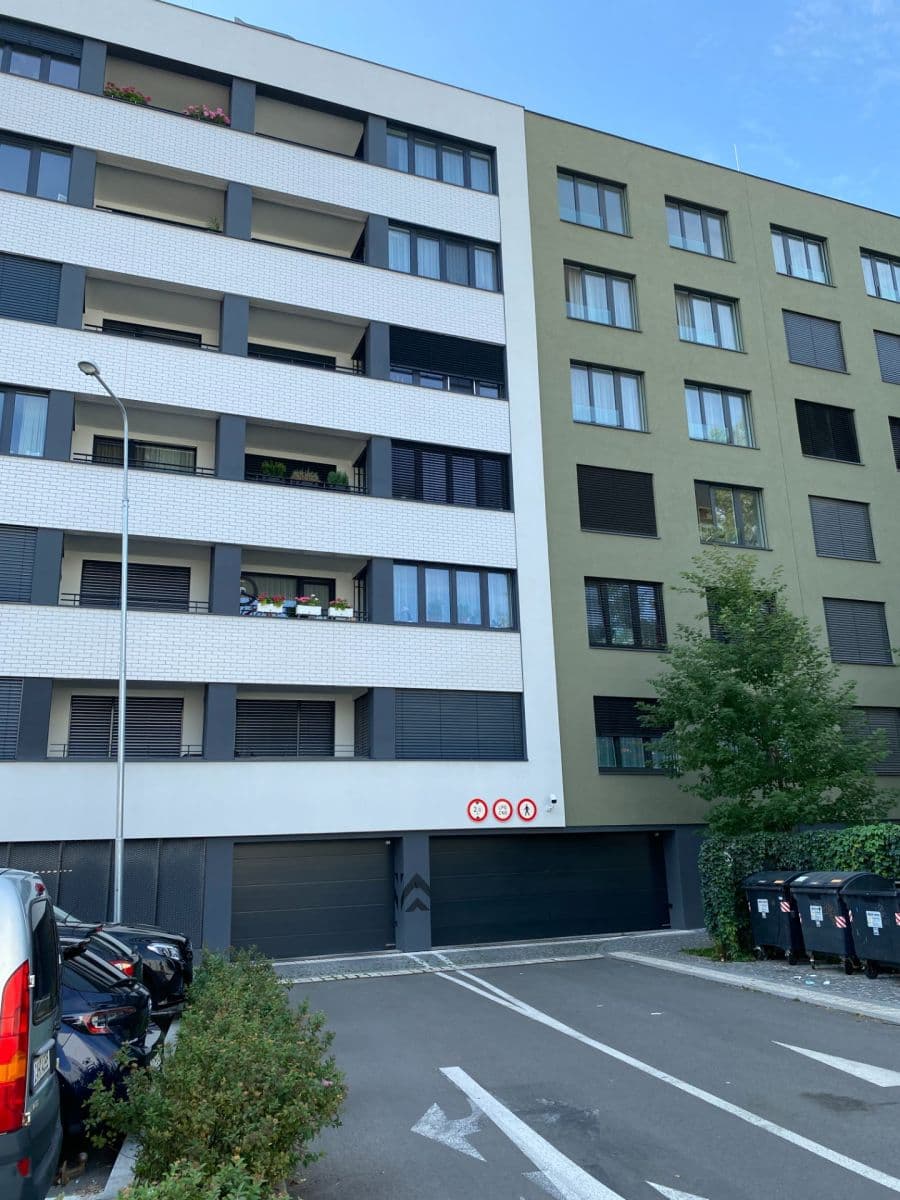 Predaj garáže 13 m², Jankovcova, Praha, Praha Predaj garáže 13 m², Jankovcova, Praha, Praha