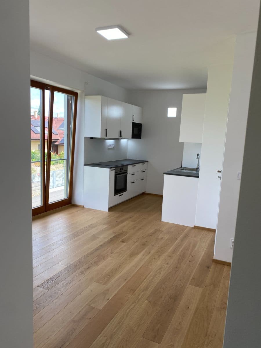 Prenájom bytu 2-izbový 77 m², Větrná, Černošice, Středočeský kraj Prenájom bytu 2-izbový 77 m², Větrná, Černošice, Středočeský kraj