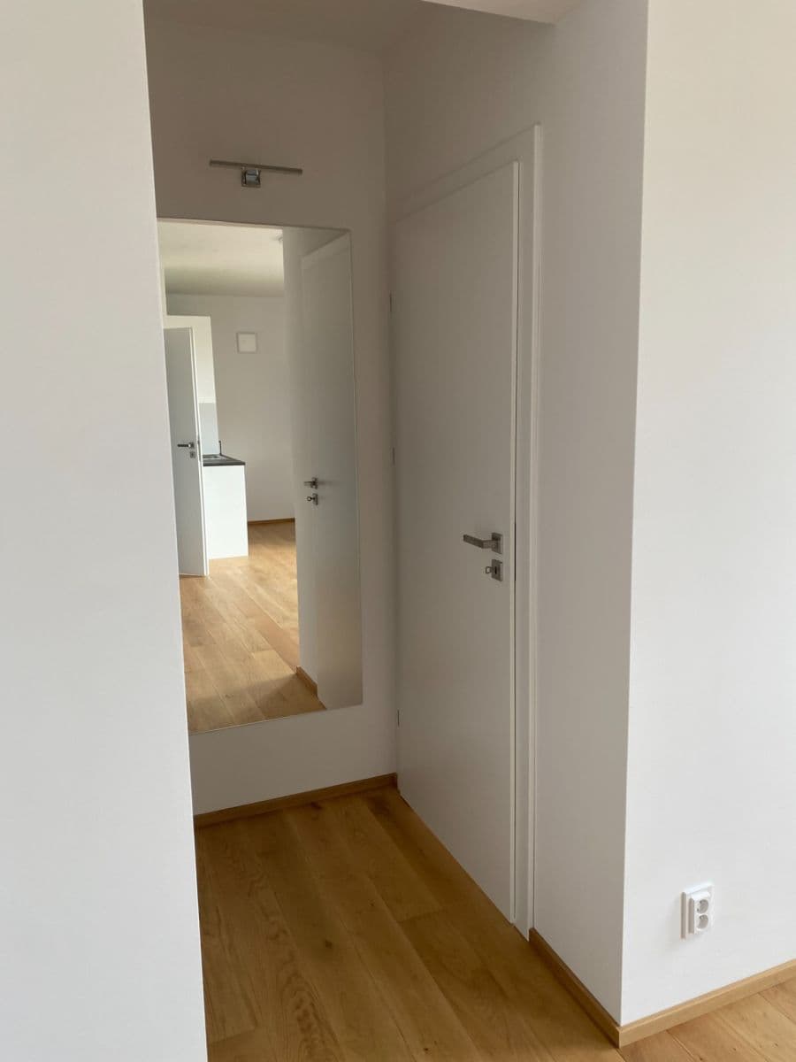 Prenájom bytu 2-izbový 77 m², Větrná, Černošice, Středočeský kraj Prenájom bytu 2-izbový 77 m², Větrná, Černošice, Středočeský kraj