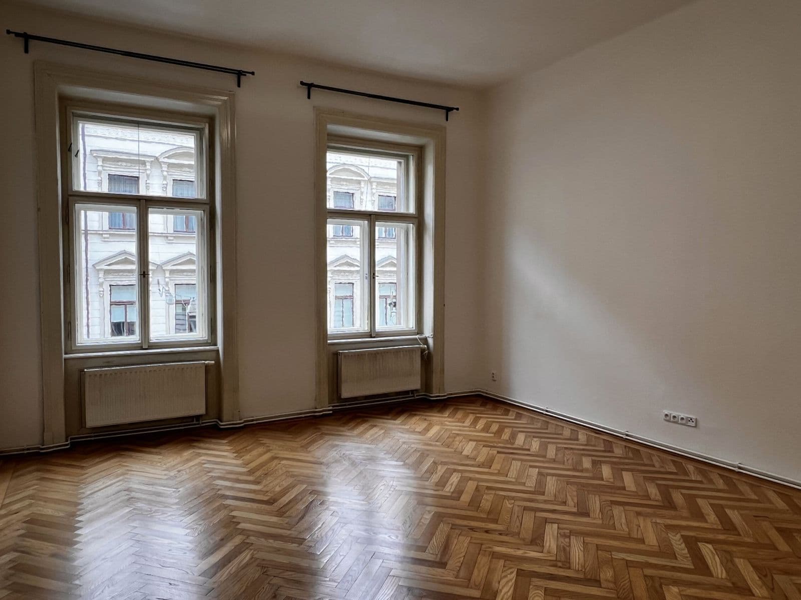 Prenájom bytu 2-izbový 86 m², Mělnická, Praha, Praha Prenájom bytu 2-izbový 86 m², Mělnická, Praha, Praha
