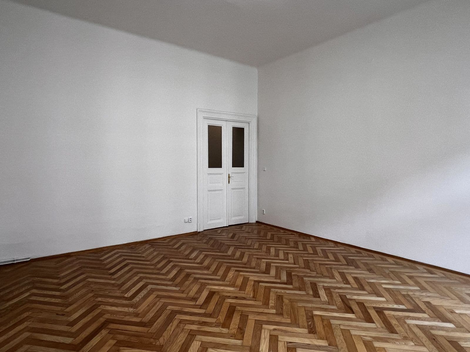 Prenájom bytu 2-izbový 86 m², Mělnická, Praha, Praha Prenájom bytu 2-izbový 86 m², Mělnická, Praha, Praha
