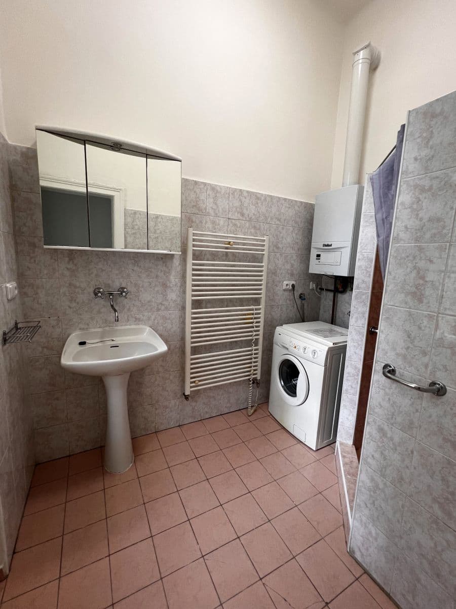 Prenájom bytu 2-izbový 86 m², Mělnická, Praha, Praha Prenájom bytu 2-izbový 86 m², Mělnická, Praha, Praha