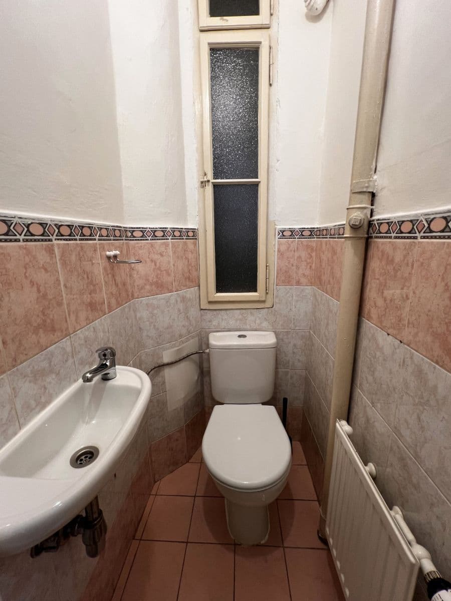 Prenájom bytu 2-izbový 86 m², Mělnická, Praha, Praha Prenájom bytu 2-izbový 86 m², Mělnická, Praha, Praha