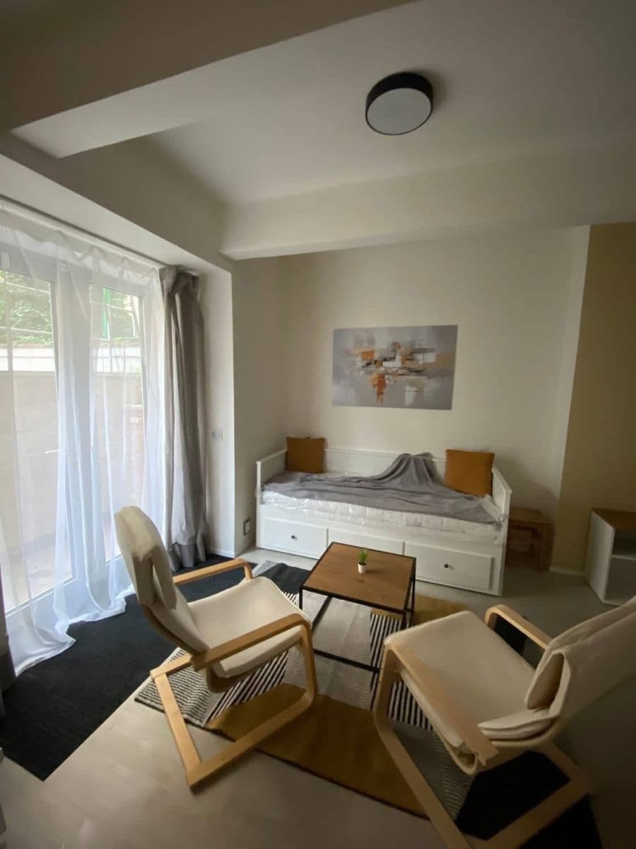 Prenájom bytu 1-izbový 40 m², Bartoškova, Praha, Praha Prenájom bytu 1-izbový 40 m², Bartoškova, Praha, Praha
