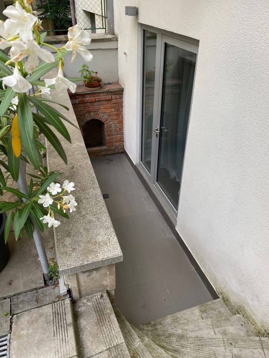 Prenájom bytu 1-izbový 40 m², Bartoškova, Praha, Praha Prenájom bytu 1-izbový 40 m², Bartoškova, Praha, Praha