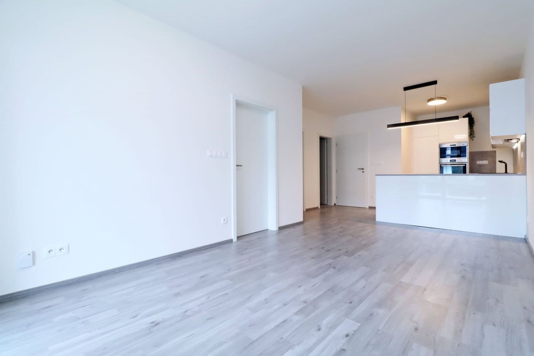 Prenájom bytu 2-izbový 53 m², Velvarská, Horoměřice, Středočeský kraj Prenájom bytu 2-izbový 53 m², Velvarská, Horoměřice, Středočeský kraj