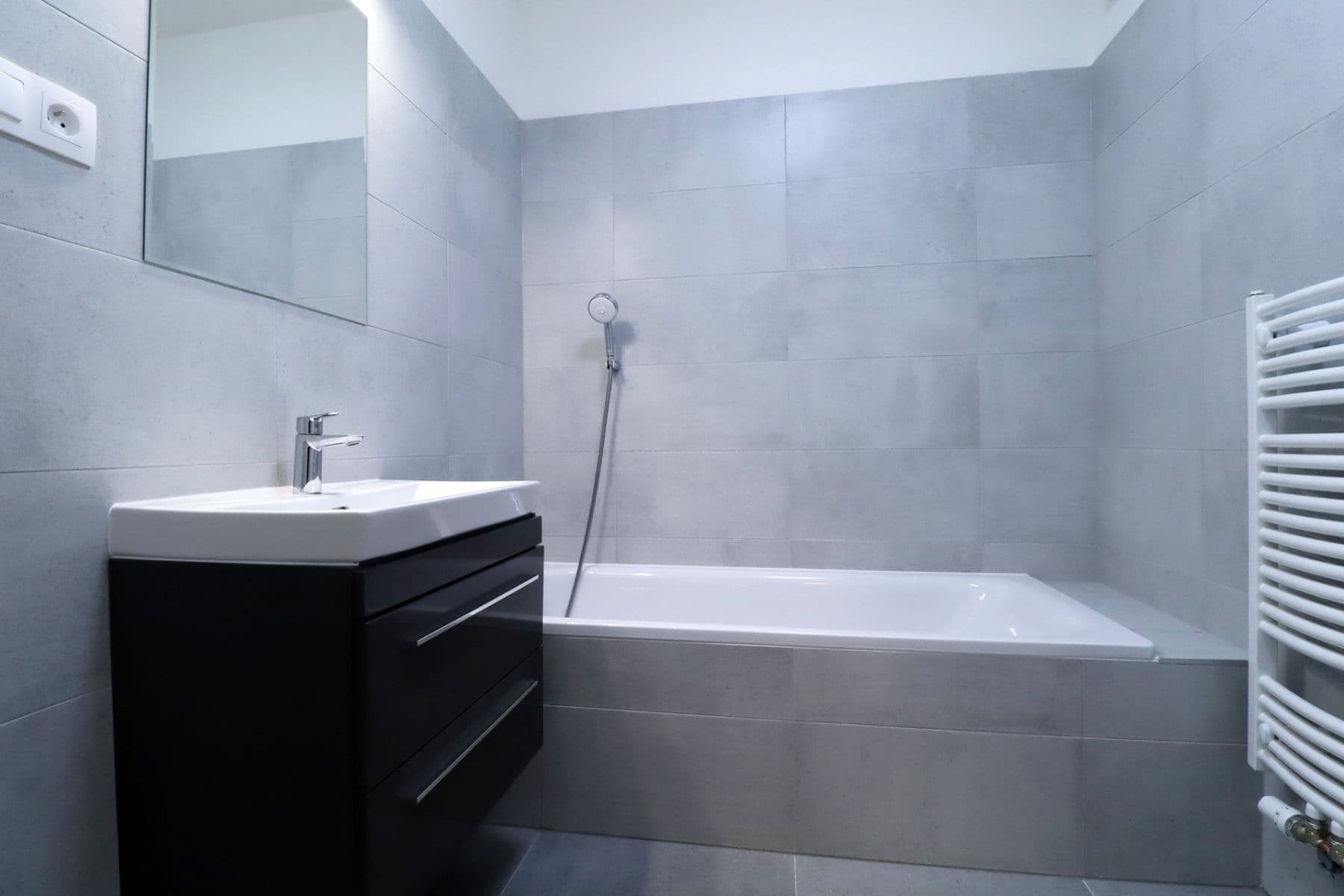 Prenájom bytu 2-izbový 53 m², Velvarská, Horoměřice, Středočeský kraj Prenájom bytu 2-izbový 53 m², Velvarská, Horoměřice, Středočeský kraj
