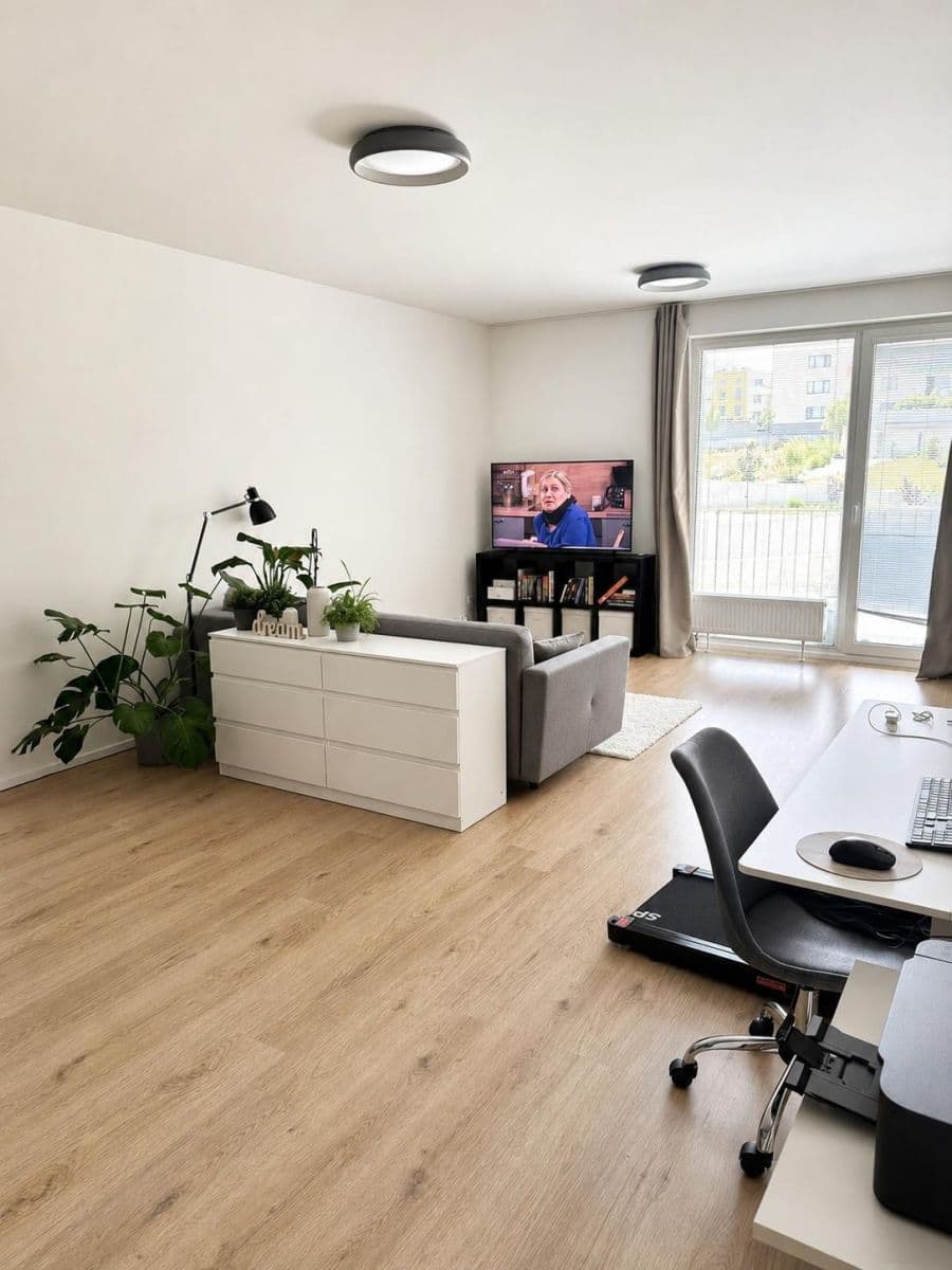 Prenájom bytu 2-izbový 61 m², Velvarská, Horoměřice, Středočeský kraj Prenájom bytu 2-izbový 61 m², Velvarská, Horoměřice, Středočeský kraj