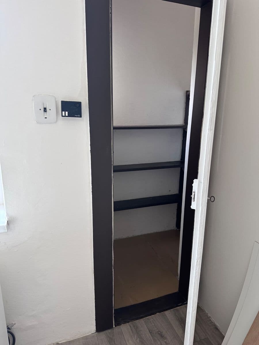 Prenájom bytu 1-izbový 50 m², Branická, Praha, Praha Prenájom bytu 1-izbový 50 m², Branická, Praha, Praha