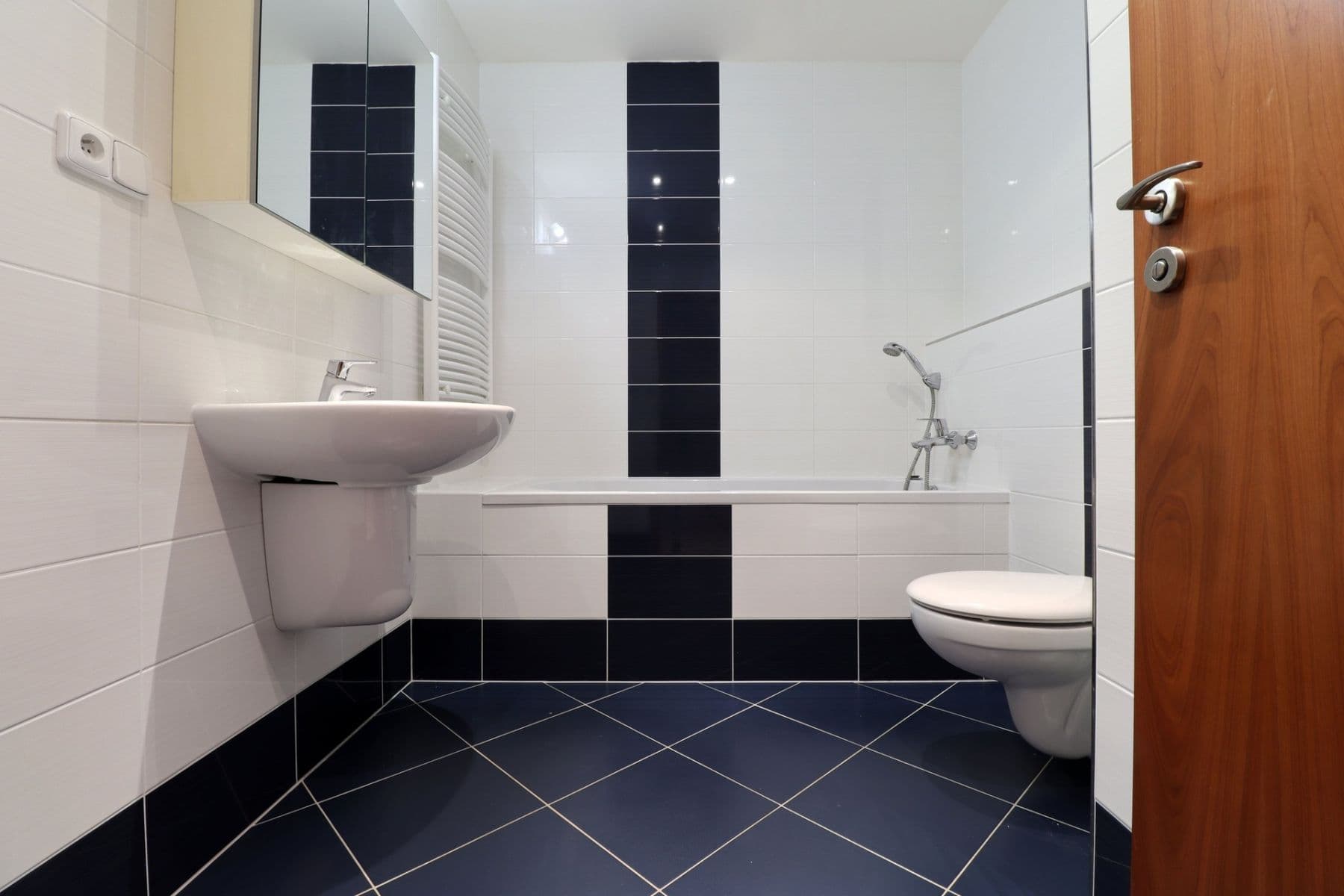 Prenájom bytu 2-izbový 49 m², Nad Akcízem, Praha, Praha Prenájom bytu 2-izbový 49 m², Nad Akcízem, Praha, Praha
