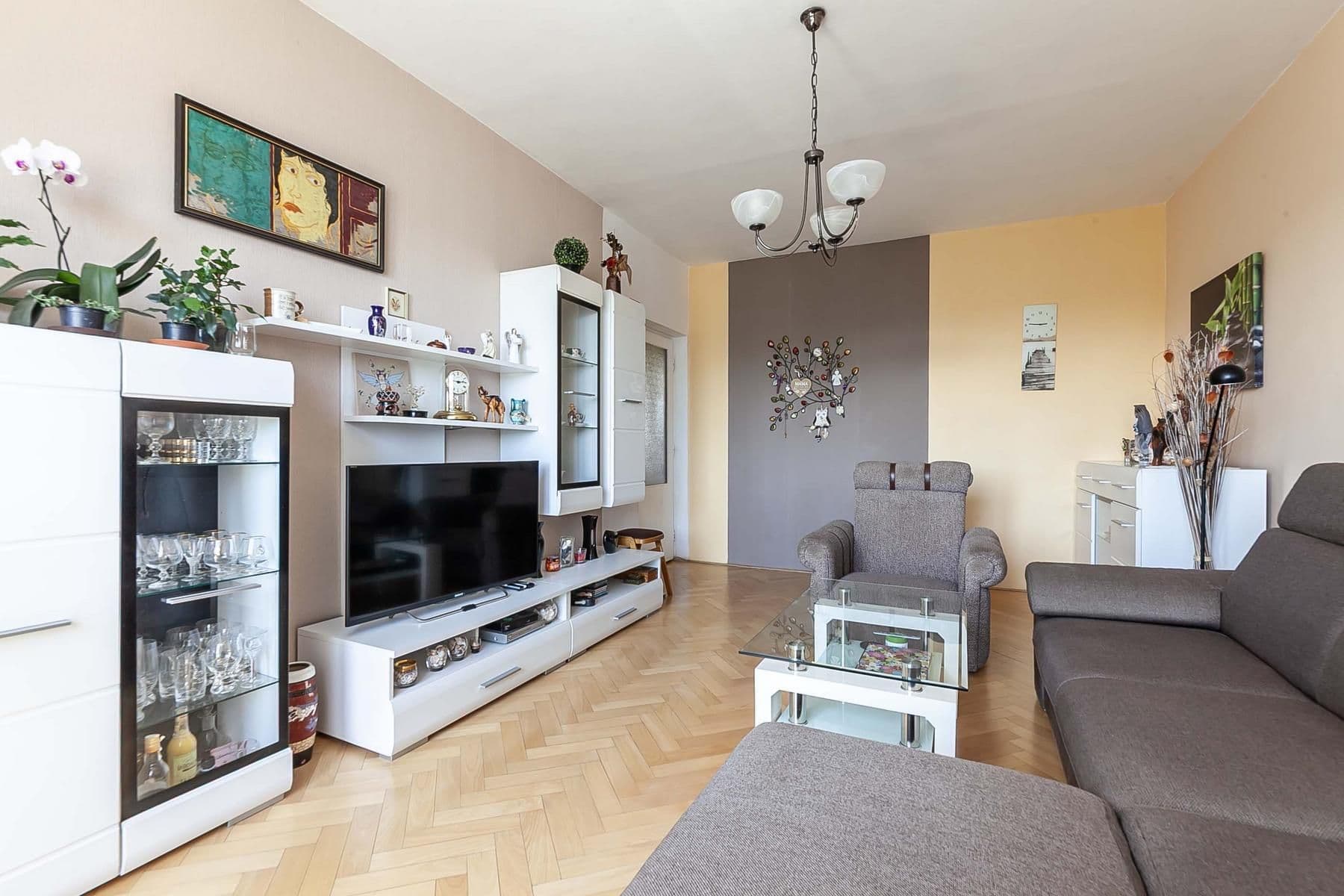 Predaj bytu 2-izbový 61 m², Dr. E. Beneše, Kralupy nad Vltavou, Středočeský kraj Predaj bytu 2-izbový 61 m², Dr. E. Beneše, Kralupy nad Vltavou, Středočeský kraj