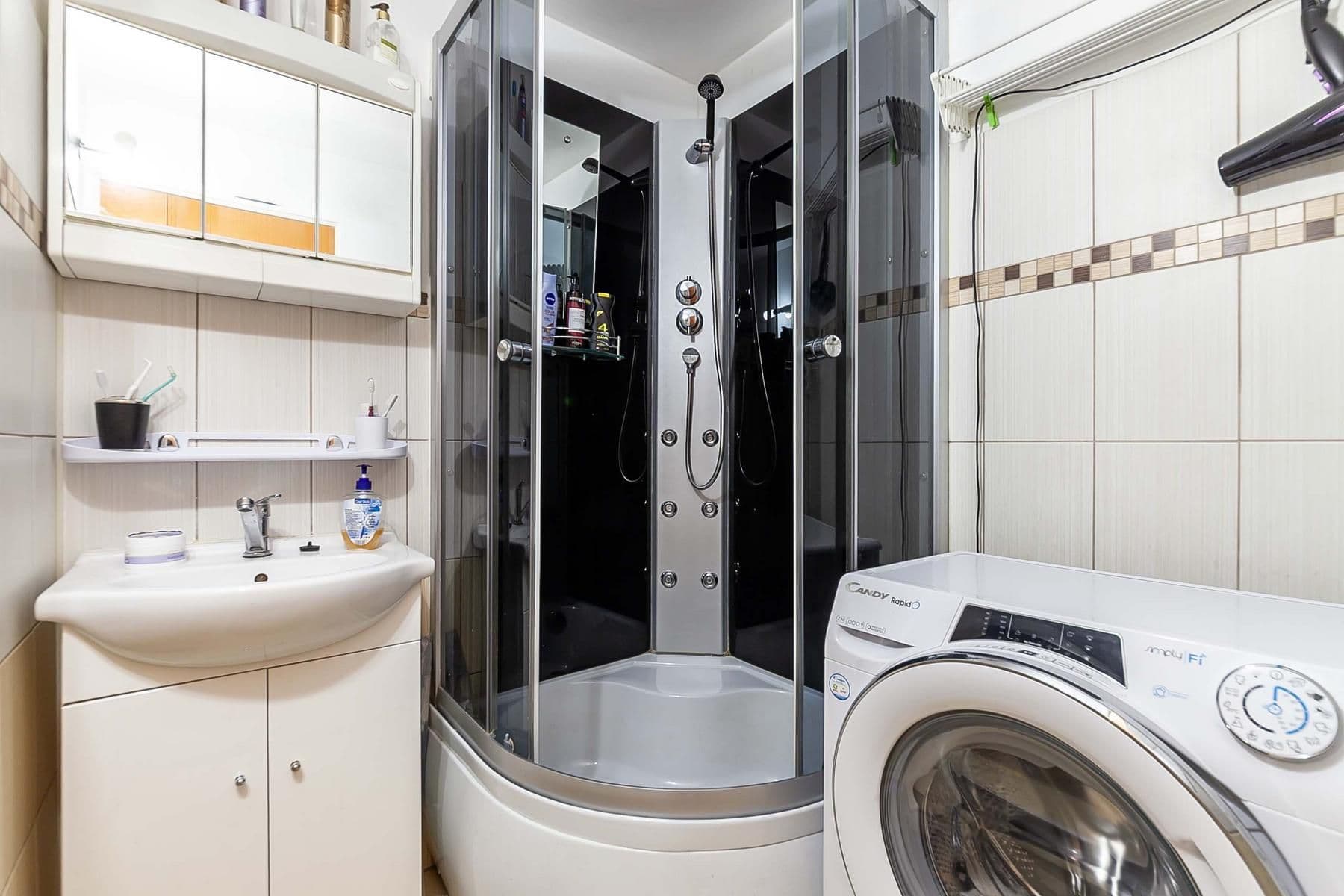 Predaj bytu 2-izbový 61 m², Dr. E. Beneše, Kralupy nad Vltavou, Středočeský kraj Predaj bytu 2-izbový 61 m², Dr. E. Beneše, Kralupy nad Vltavou, Středočeský kraj