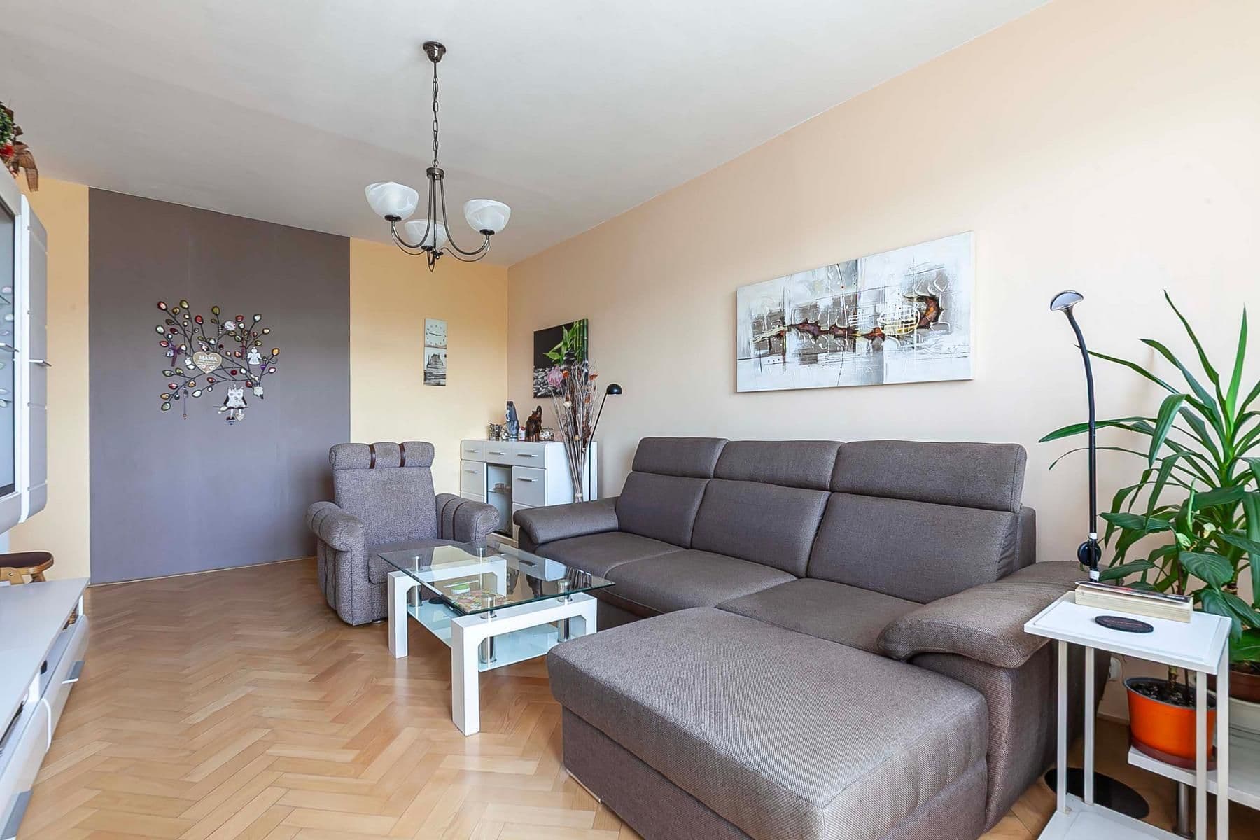 Predaj bytu 2-izbový 61 m², Dr. E. Beneše, Kralupy nad Vltavou, Středočeský kraj Predaj bytu 2-izbový 61 m², Dr. E. Beneše, Kralupy nad Vltavou, Středočeský kraj