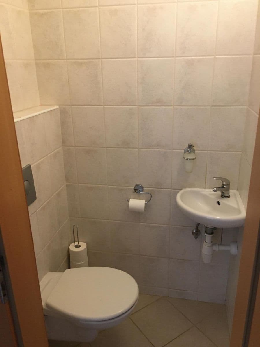 Prenájom bytu 4-izbový 95 m², Mladotova, Praha, Praha Prenájom bytu 4-izbový 95 m², Mladotova, Praha, Praha