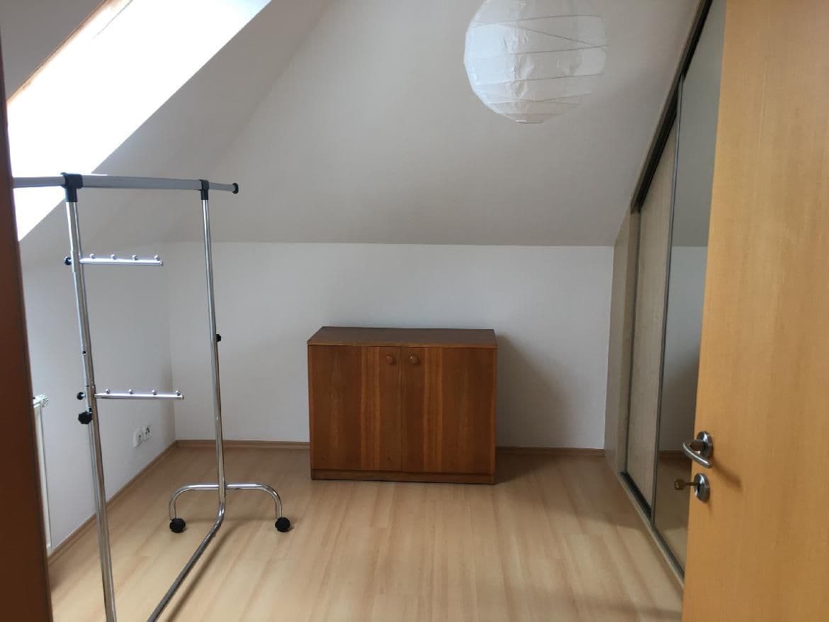 Prenájom bytu 4-izbový 95 m², Mladotova, Praha, Praha Prenájom bytu 4-izbový 95 m², Mladotova, Praha, Praha