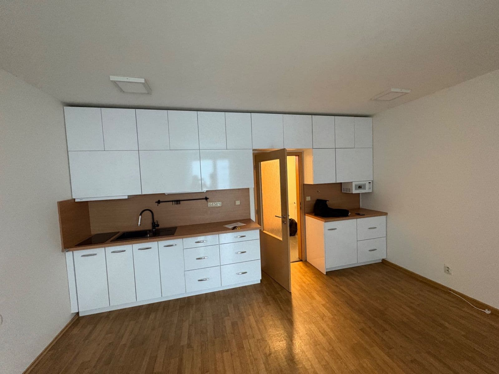 Prenájom bytu 1-izbový 32 m², Novodvorská, Praha, Praha Prenájom bytu 1-izbový 32 m², Novodvorská, Praha, Praha