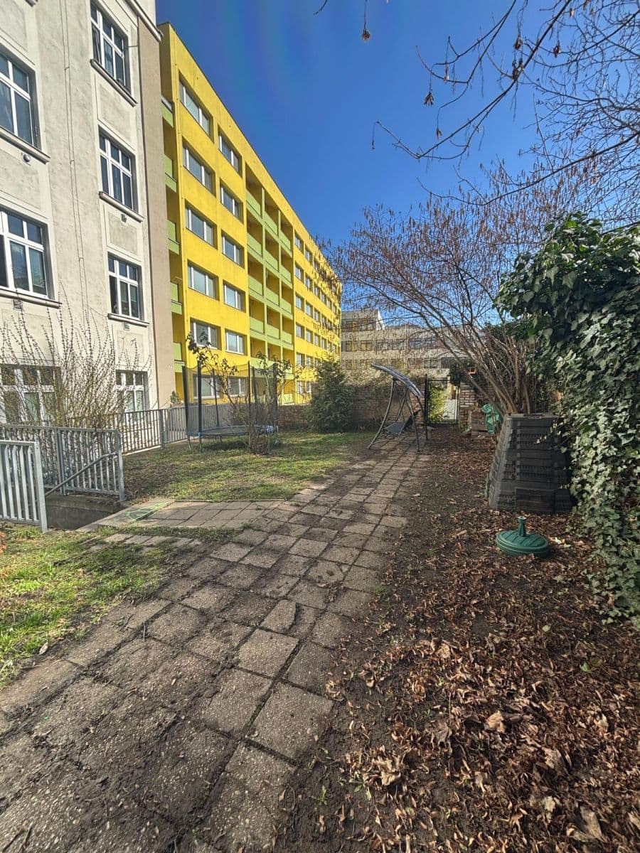 Predaj bytu 1-izbový 28 m², Ohradní, Praha, Praha Predaj bytu 1-izbový 28 m², Ohradní, Praha, Praha