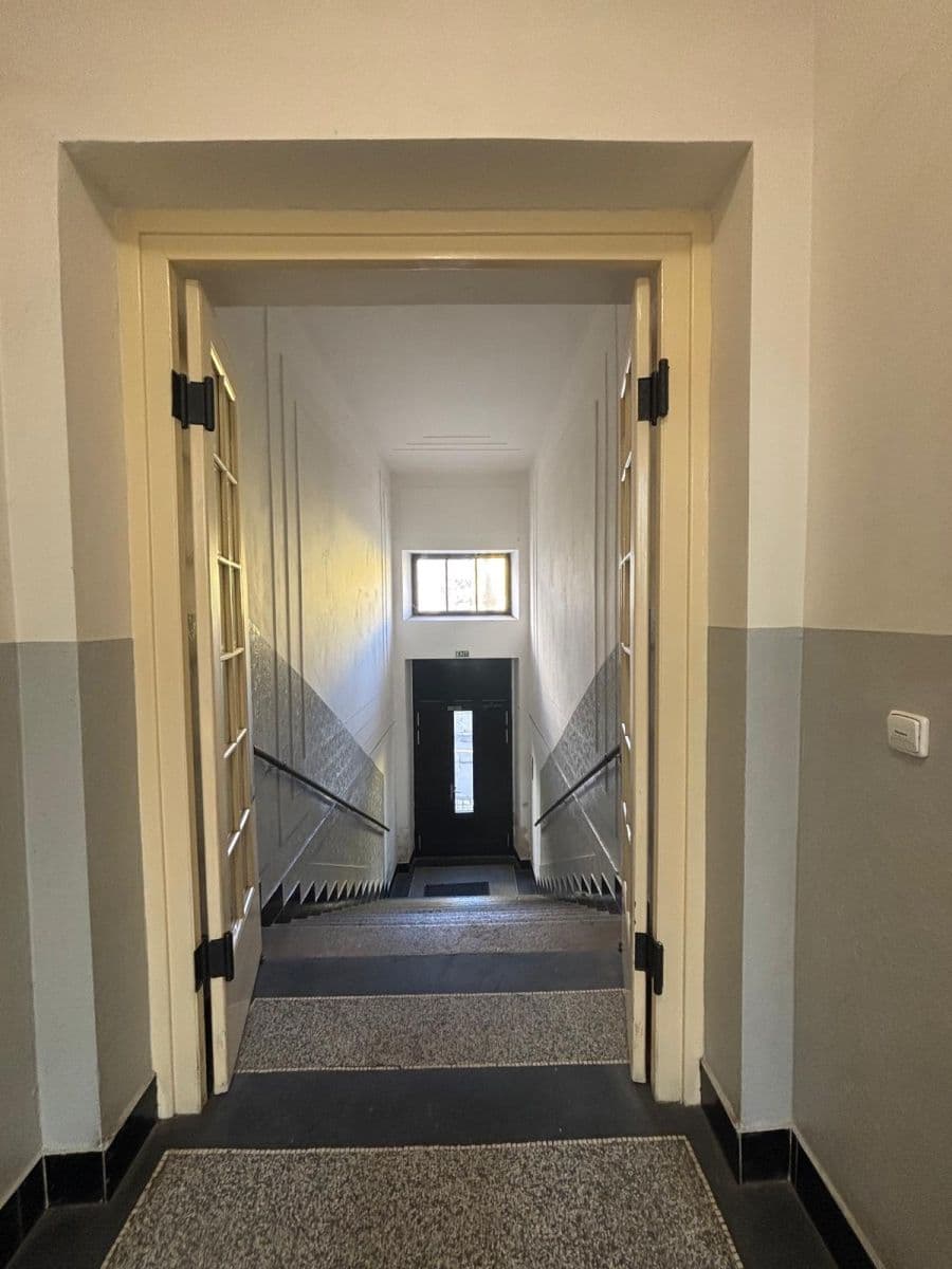 Predaj bytu 1-izbový 28 m², Ohradní, Praha, Praha Predaj bytu 1-izbový 28 m², Ohradní, Praha, Praha