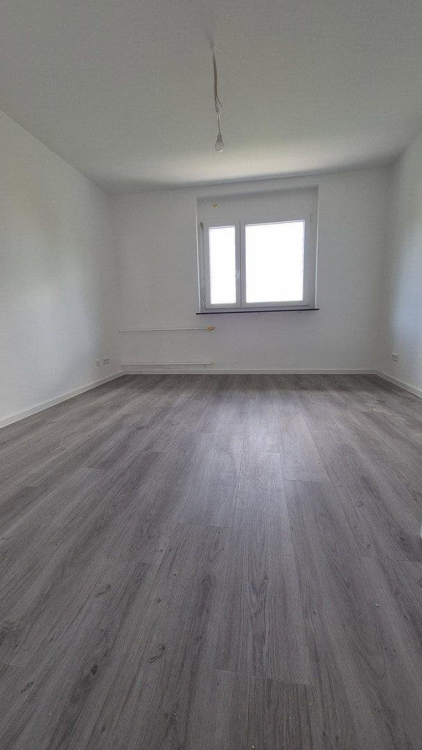 Prenájom bytu 4-izbový 119 m², Lorsch, Hesensko Prenájom bytu 4-izbový 119 m², Lorsch, Hesensko