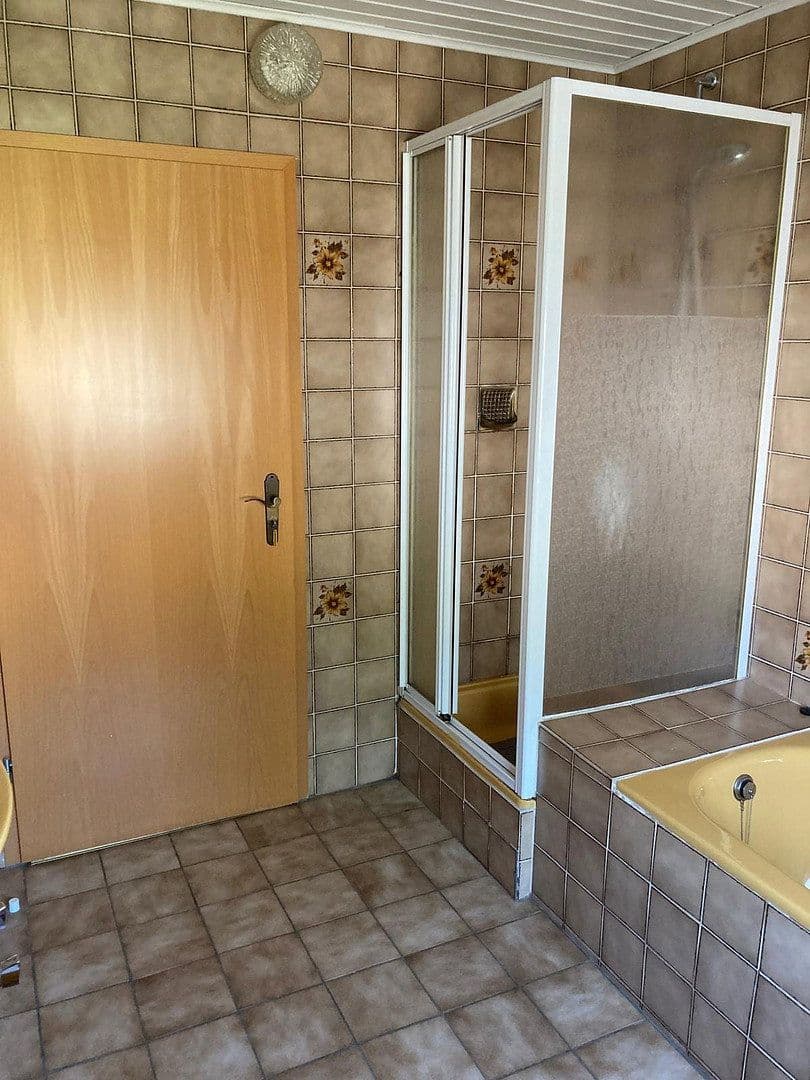 Predaj domu 159 m², pozemek 712 m², Morbach, Porýnie-Falcko Predaj domu 159 m², pozemek 712 m², Morbach, Porýnie-Falcko