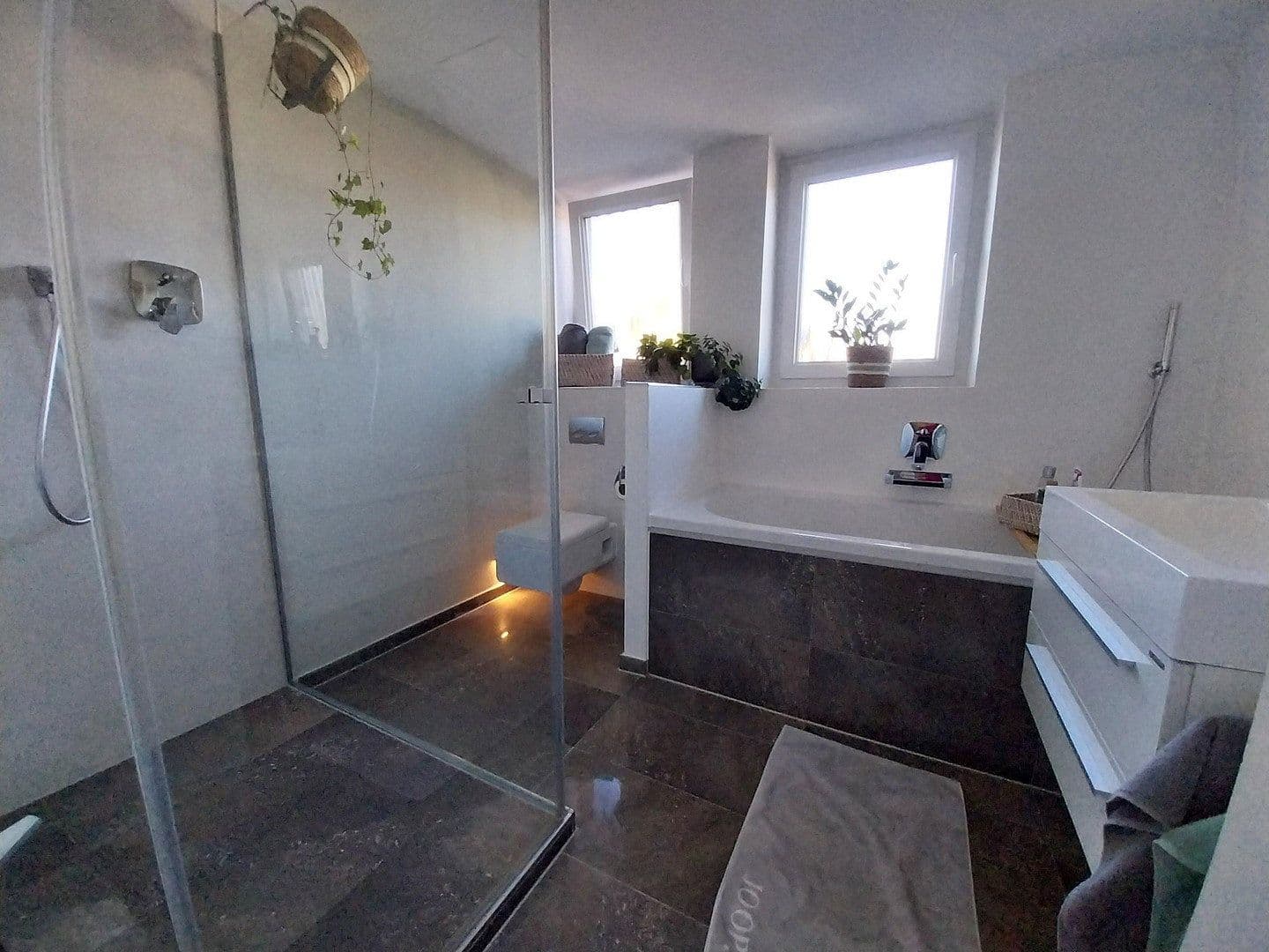 Prenájom bytu 2-izbový 69 m², Weissach/Rottach Egern, Bavorsko Prenájom bytu 2-izbový 69 m², Weissach/Rottach Egern, Bavorsko