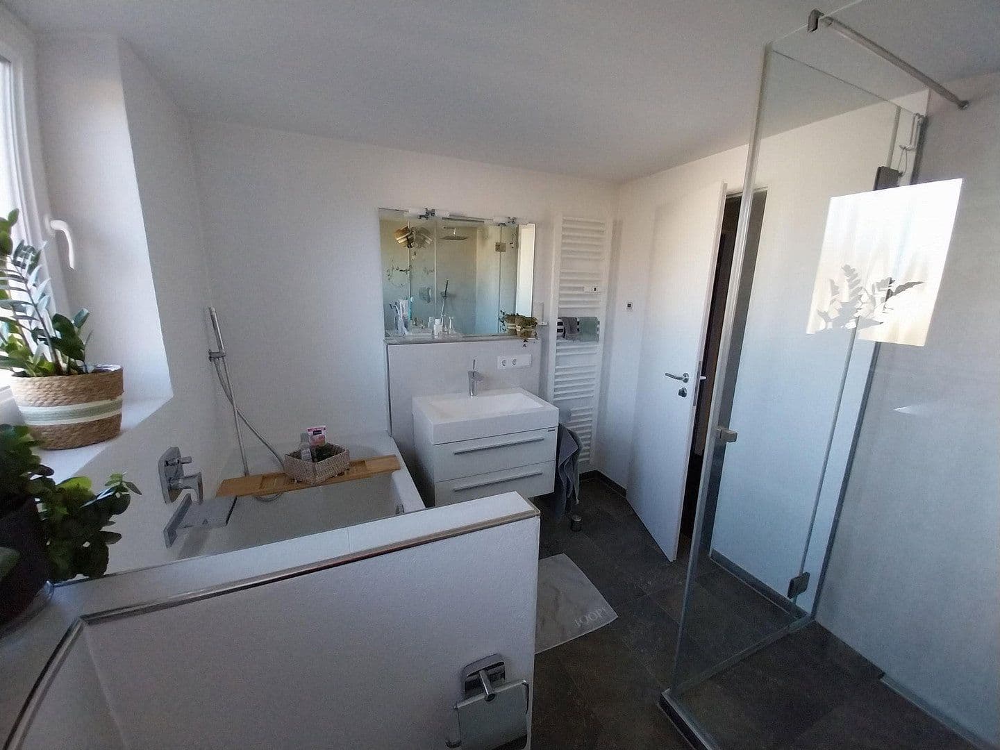 Prenájom bytu 2-izbový 69 m², Weissach/Rottach Egern, Bavorsko Prenájom bytu 2-izbový 69 m², Weissach/Rottach Egern, Bavorsko