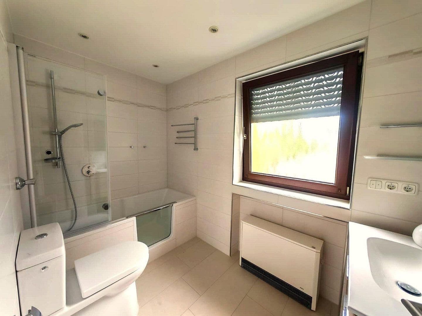 Prenájom bytu 2-izbový 84 m², Kameruner Str. 14, München, Bavorsko Prenájom bytu 2-izbový 84 m², Kameruner Str. 14, München, Bavorsko