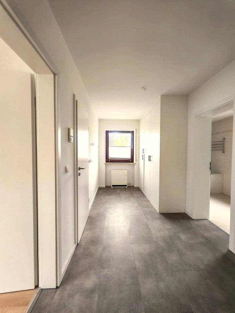Prenájom bytu 2-izbový 84 m², Kameruner Str. 14, München, Bavorsko Prenájom bytu 2-izbový 84 m², Kameruner Str. 14, München, Bavorsko