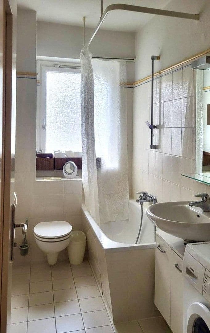 Predaj bytu 2-izbový 62 m², Düsseldorfer Str. 00, Berlin, Berlín Predaj bytu 2-izbový 62 m², Düsseldorfer Str. 00, Berlin, Berlín