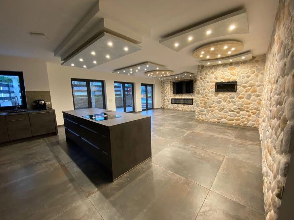 Prenájom bytu 5-izbový 200 m², Rheinfelserstr 61b, Gießen, Hesensko Prenájom bytu 5-izbový 200 m², Rheinfelserstr 61b, Gießen, Hesensko