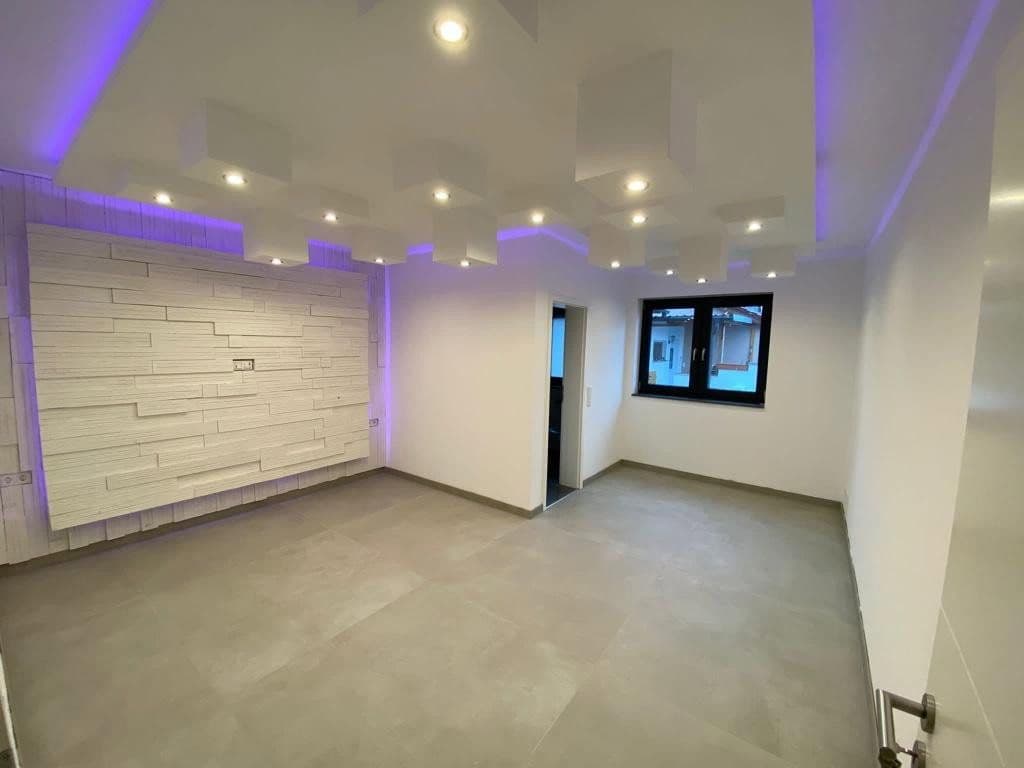 Prenájom bytu 5-izbový 200 m², Rheinfelserstr 61b, Gießen, Hesensko Prenájom bytu 5-izbový 200 m², Rheinfelserstr 61b, Gießen, Hesensko