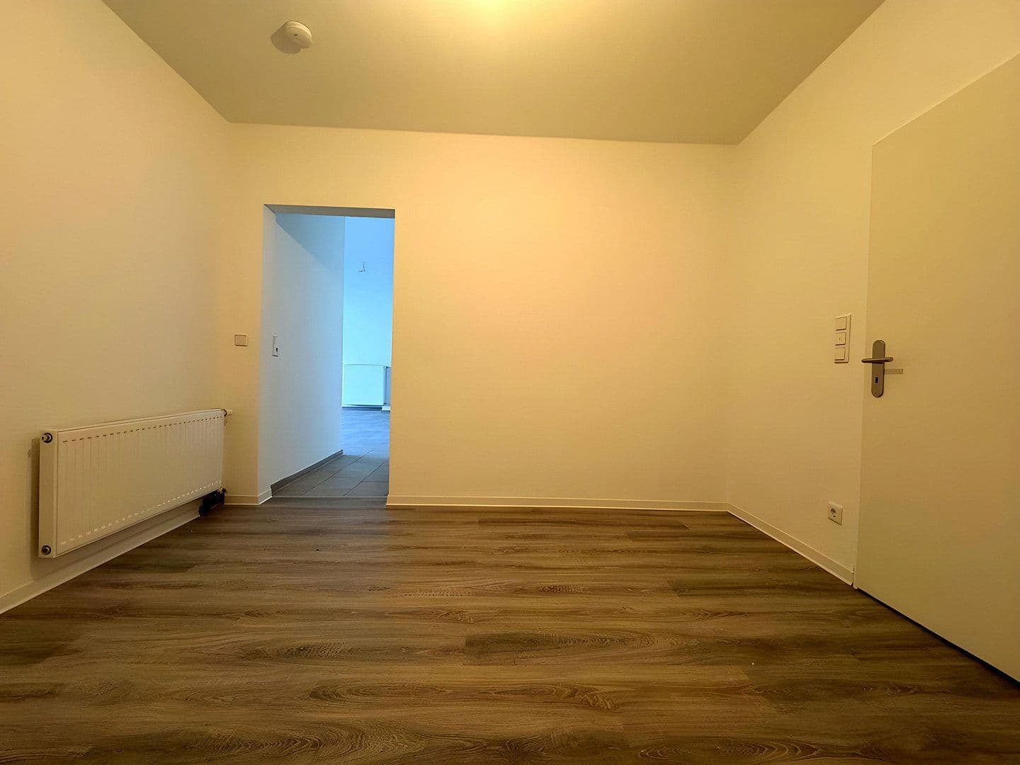 Prenájom bytu 2-izbový 100 m², Unter den Ulmen 130, Duisburg, Severné Porýnie - Westfálsko Prenájom bytu 2-izbový 100 m², Unter den Ulmen 130, Duisburg, Severné Porýnie - Westfálsko