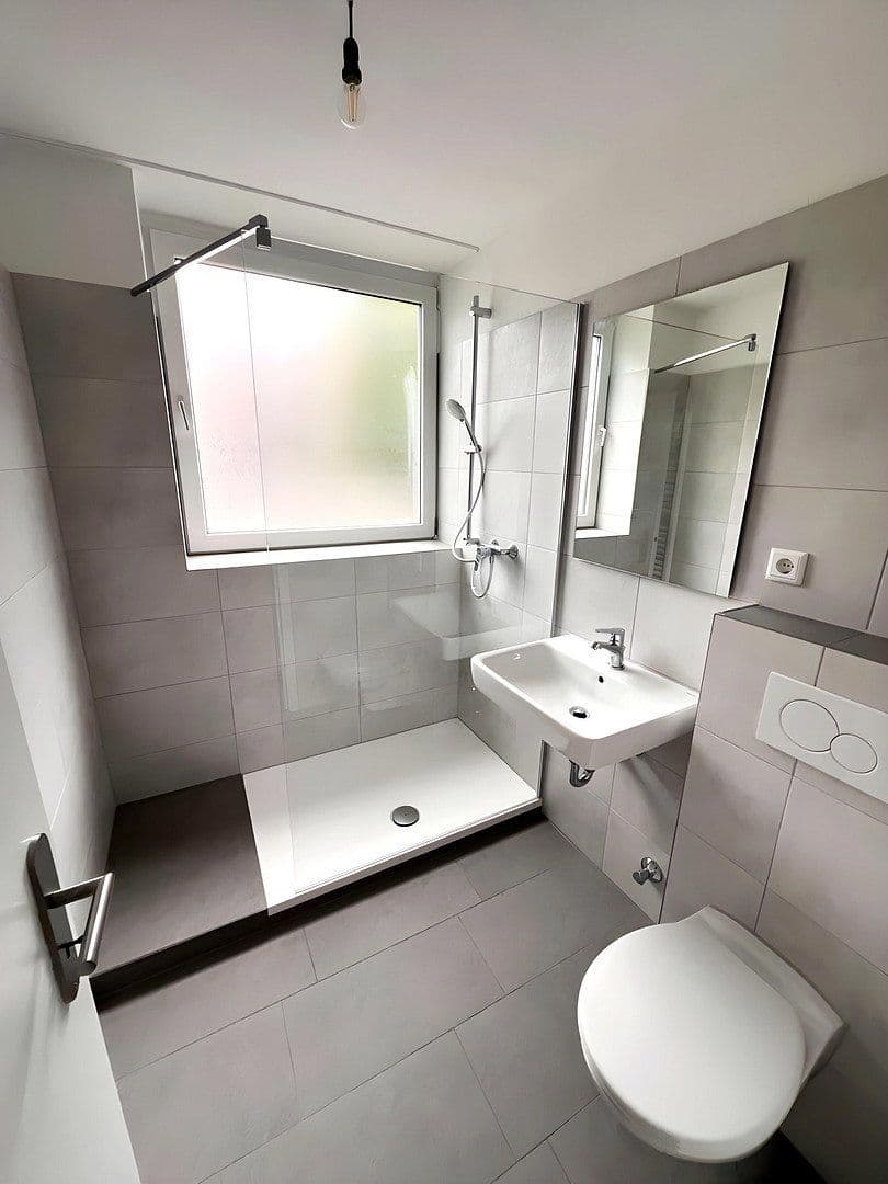 Prenájom bytu 3-izbový 100 m², Theodor- Heuss- Str. 13- 15, Paderborn, Severné Porýnie - Westfálsko Prenájom bytu 3-izbový 100 m², Theodor- Heuss- Str. 13- 15, Paderborn, Severné Porýnie - Westfálsko
