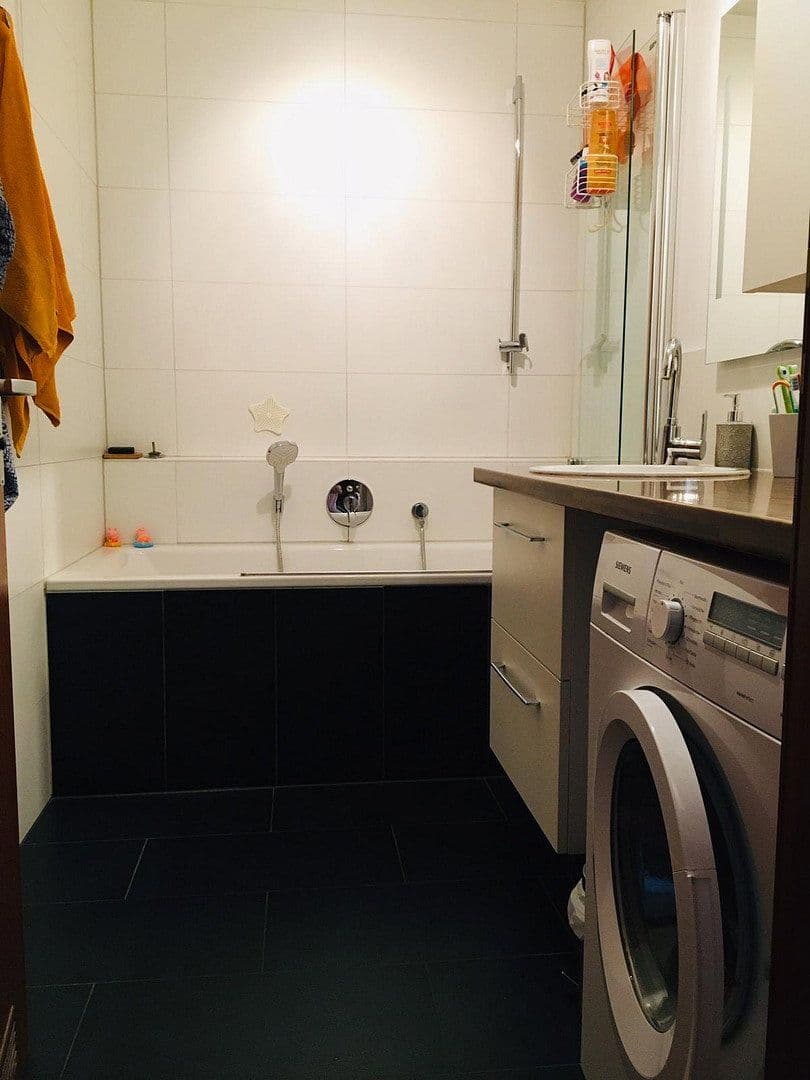 Prenájom bytu 3-izbový 94 m², Speyer, Porýnie-Falcko Prenájom bytu 3-izbový 94 m², Speyer, Porýnie-Falcko