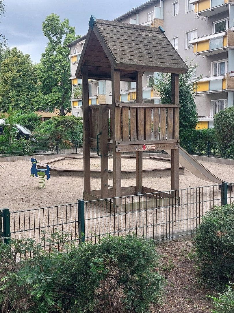 Predaj bytu 2-izbový 67 m², Reginhardstr. 110, Berlin, Berlín Predaj bytu 2-izbový 67 m², Reginhardstr. 110, Berlin, Berlín