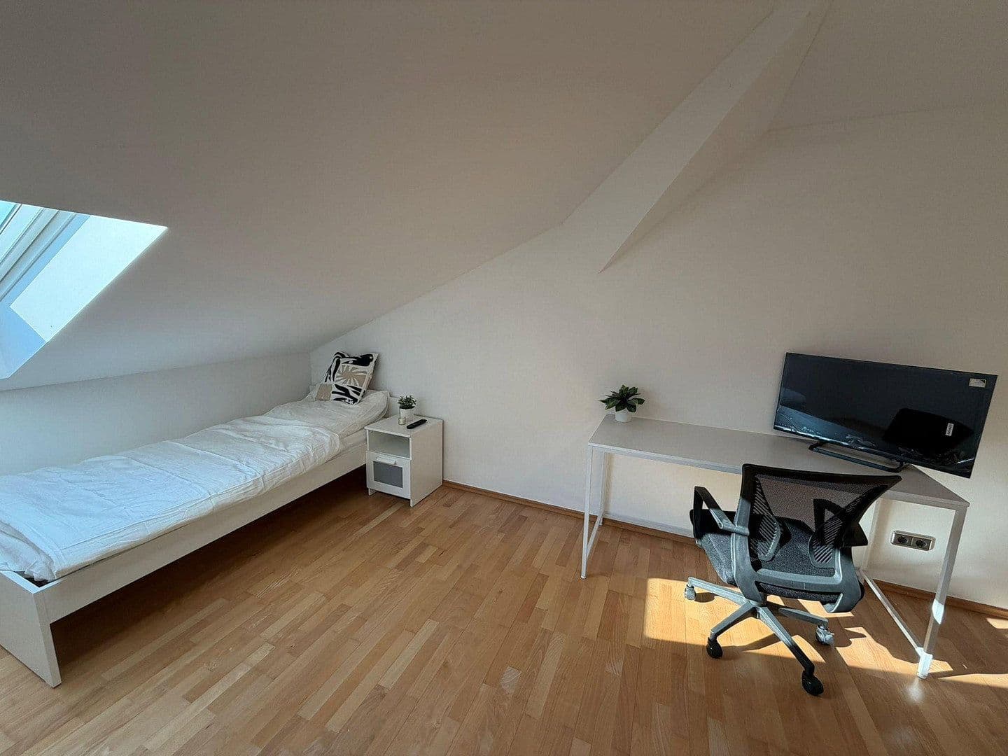Prenájom bytu 1-izbový 297 m², Wörthstraße 1B, Bamberg, Bavorsko Prenájom bytu 1-izbový 297 m², Wörthstraße 1B, Bamberg, Bavorsko