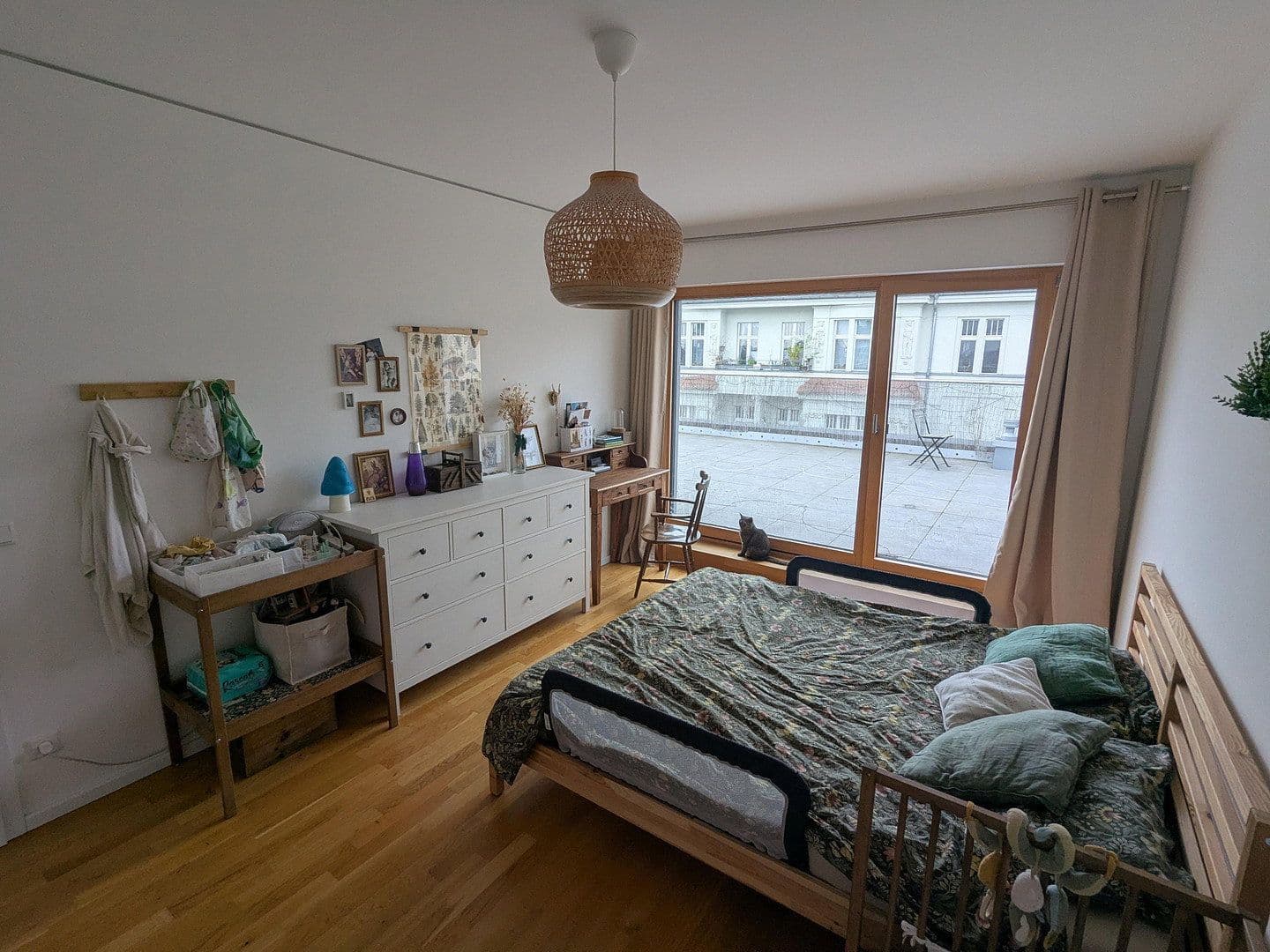 Prenájom bytu 3-izbový 151 m², Krachtstr. 8, Berlin, Berlín Prenájom bytu 3-izbový 151 m², Krachtstr. 8, Berlin, Berlín