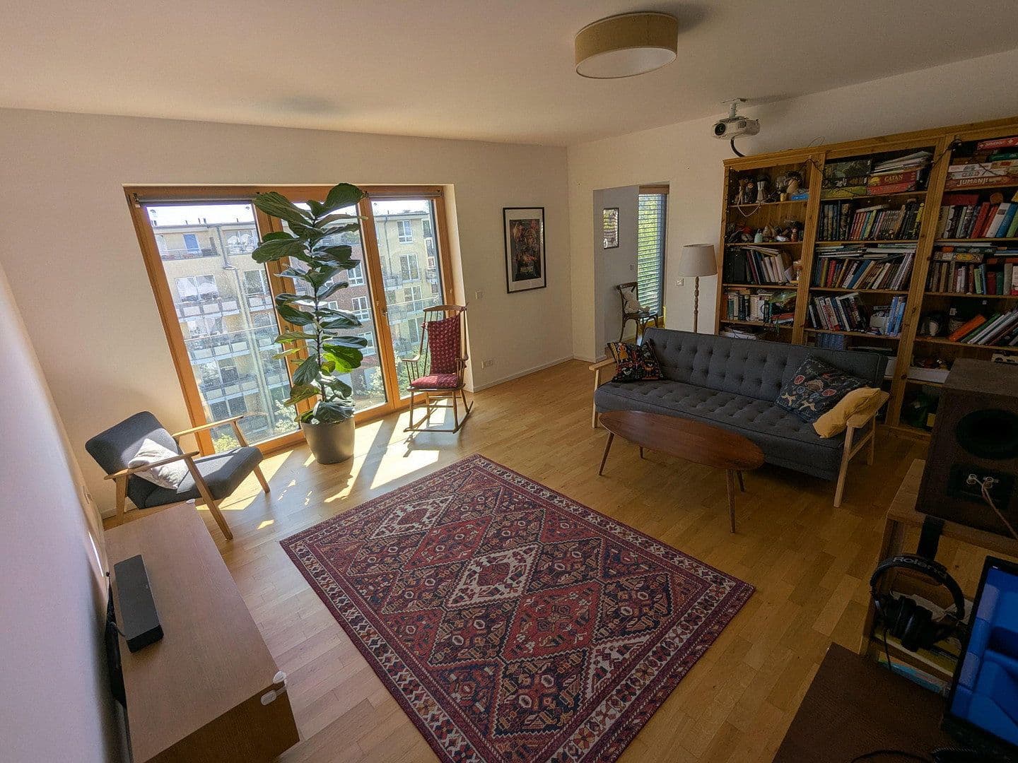 Prenájom bytu 3-izbový 151 m², Krachtstr. 8, Berlin, Berlín Prenájom bytu 3-izbový 151 m², Krachtstr. 8, Berlin, Berlín