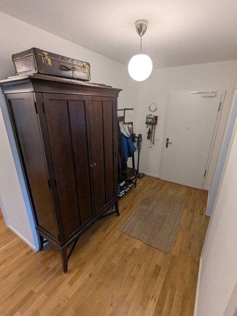 Prenájom bytu 3-izbový 151 m², Krachtstr. 8, Berlin, Berlín Prenájom bytu 3-izbový 151 m², Krachtstr. 8, Berlin, Berlín