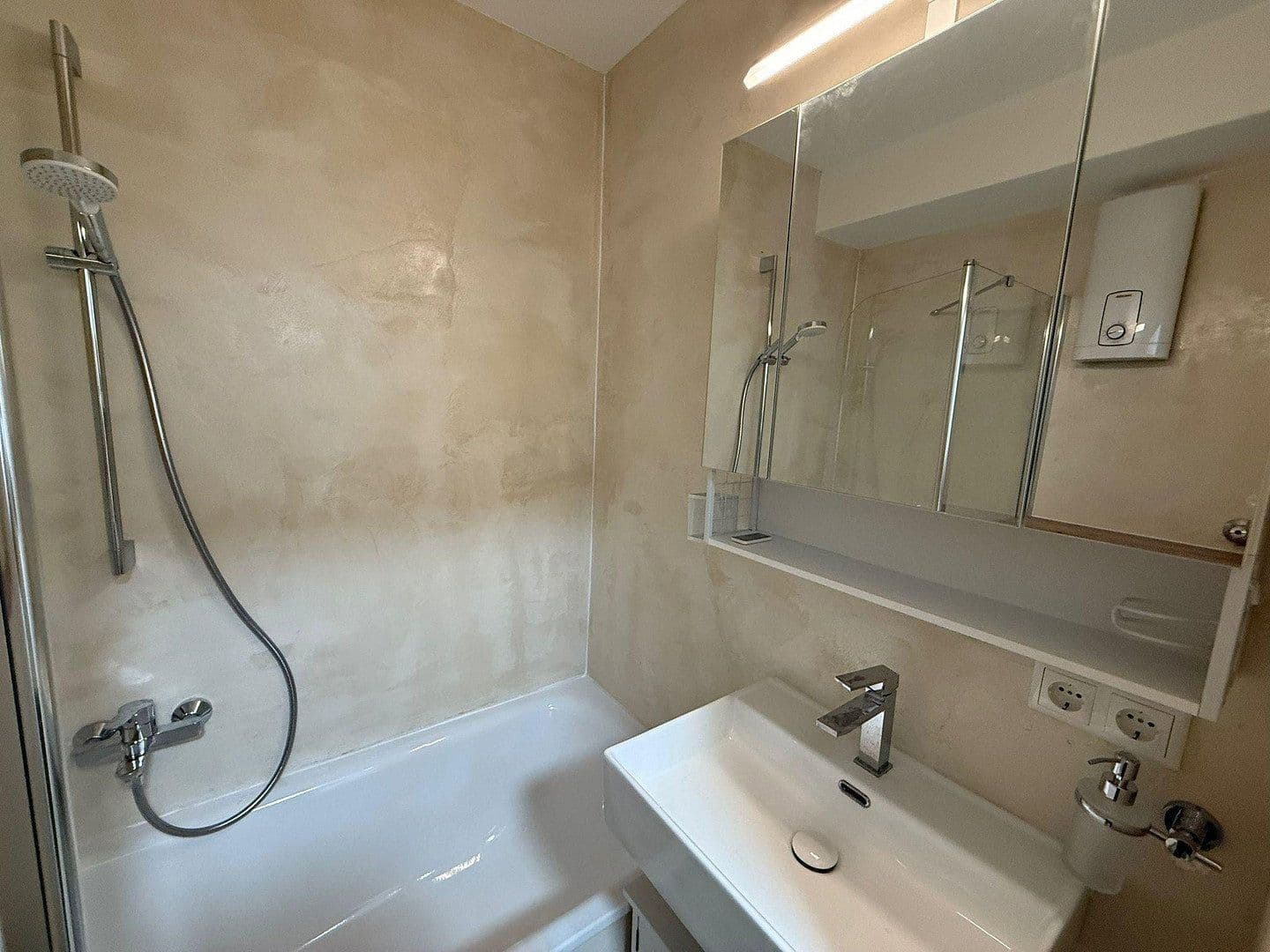 Prenájom bytu 2-izbový 49 m², Gerhart - Hauptmann - Straße 11, Erlangen, Bavorsko Prenájom bytu 2-izbový 49 m², Gerhart - Hauptmann - Straße 11, Erlangen, Bavorsko
