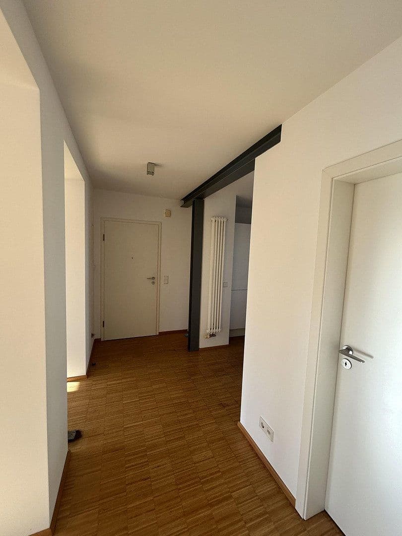 Prenájom bytu 2-izbový 72 m², Stuttgart, Bádensko-Wurttembersko Prenájom bytu 2-izbový 72 m², Stuttgart, Bádensko-Wurttembersko