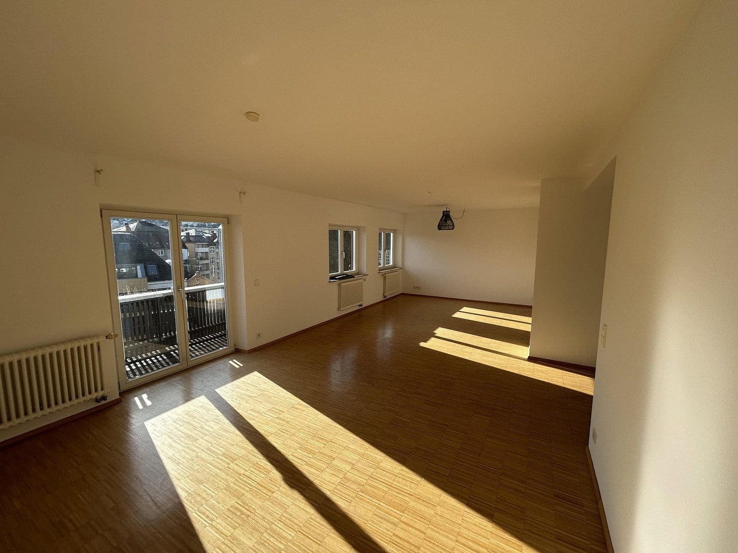 Prenájom bytu 2-izbový 72 m², Stuttgart, Bádensko-Wurttembersko Prenájom bytu 2-izbový 72 m², Stuttgart, Bádensko-Wurttembersko